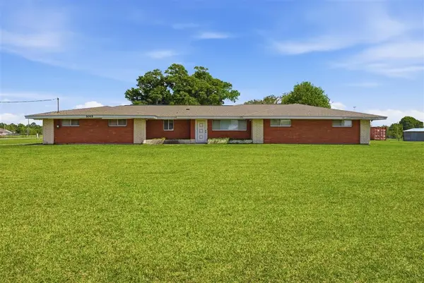 5095 Carlyss Drive, Sulphur, LA 70665