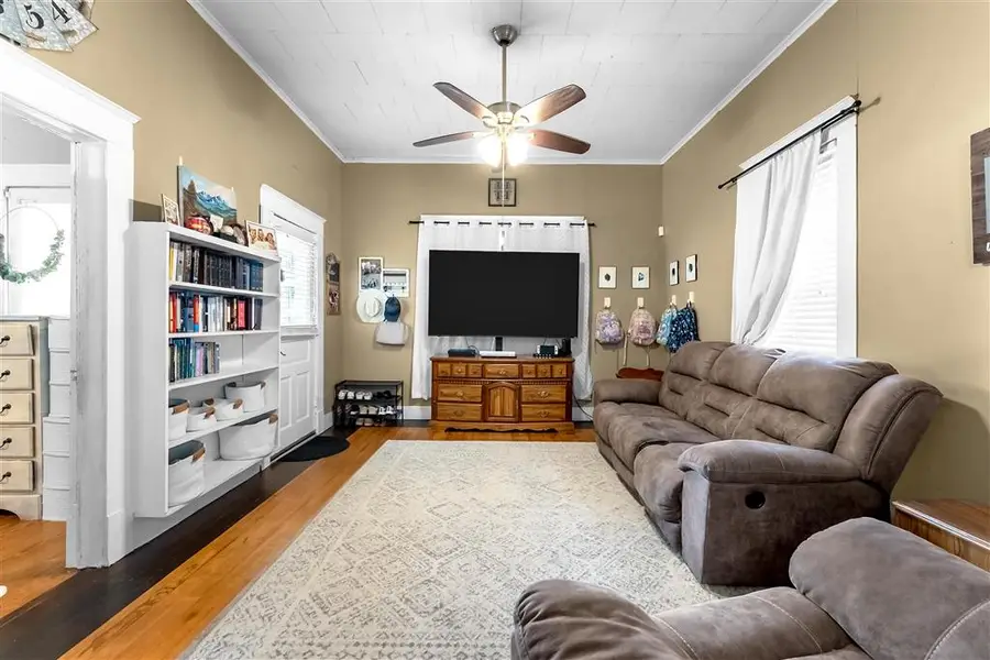 412 Yoakum Avenue, Dequincy, LA 70633 - #3