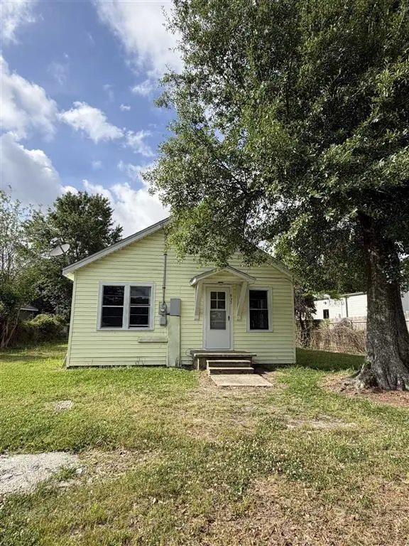 837 Live Oak Street, Westlake, LA 70669