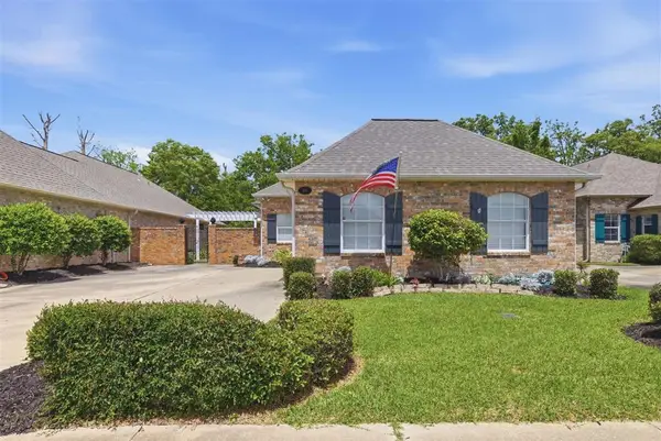 204 Pecanwood Drive, Lake Charles, LA 70605