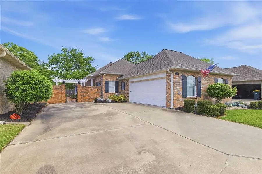 204 Pecanwood Drive, Lake Charles, LA 70605 - #2