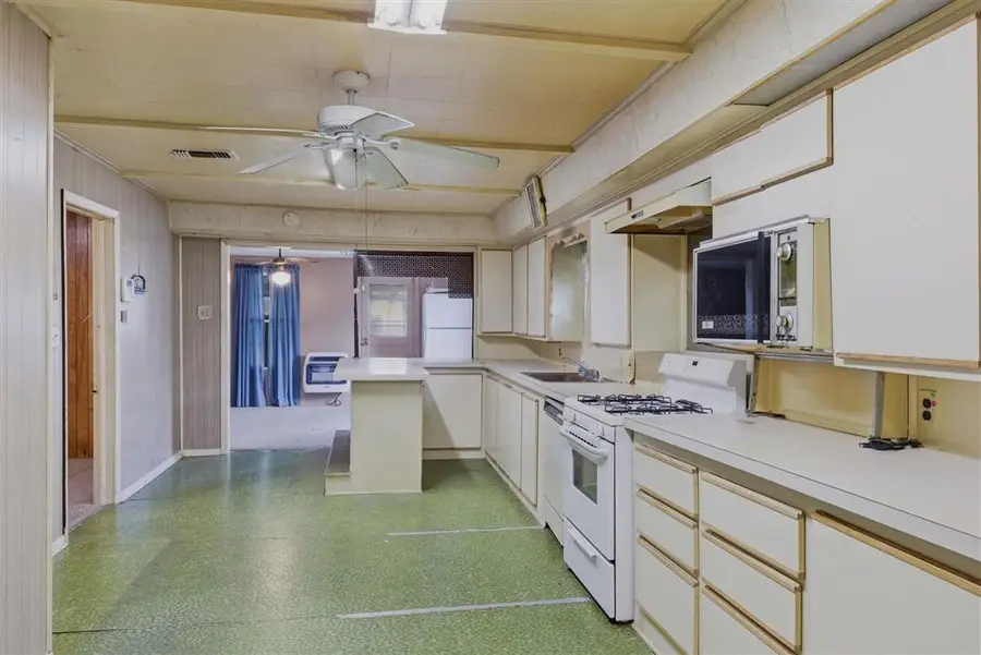 903 14th Street, Lake Charles, LA 70601 - #3