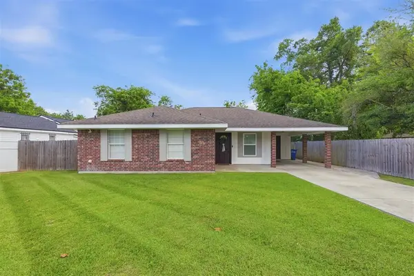 606 W 2nd Street W, Iowa, LA 70647