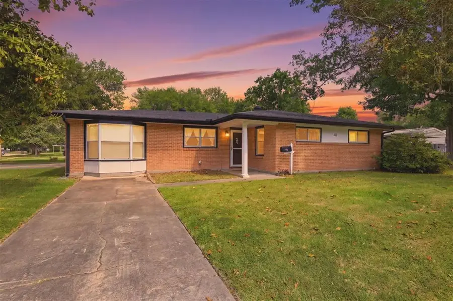 381 Washington Street, Lake Charles, LA 70605 - #2