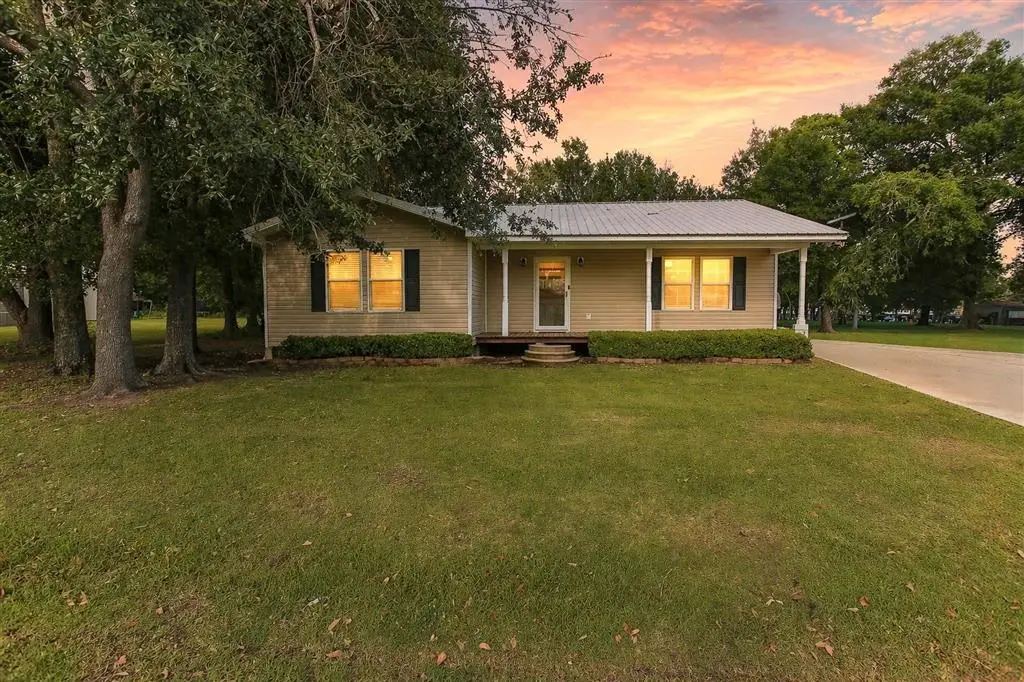 630 Calcasieu Avenue, Lake Arthur, LA 70549 - #1