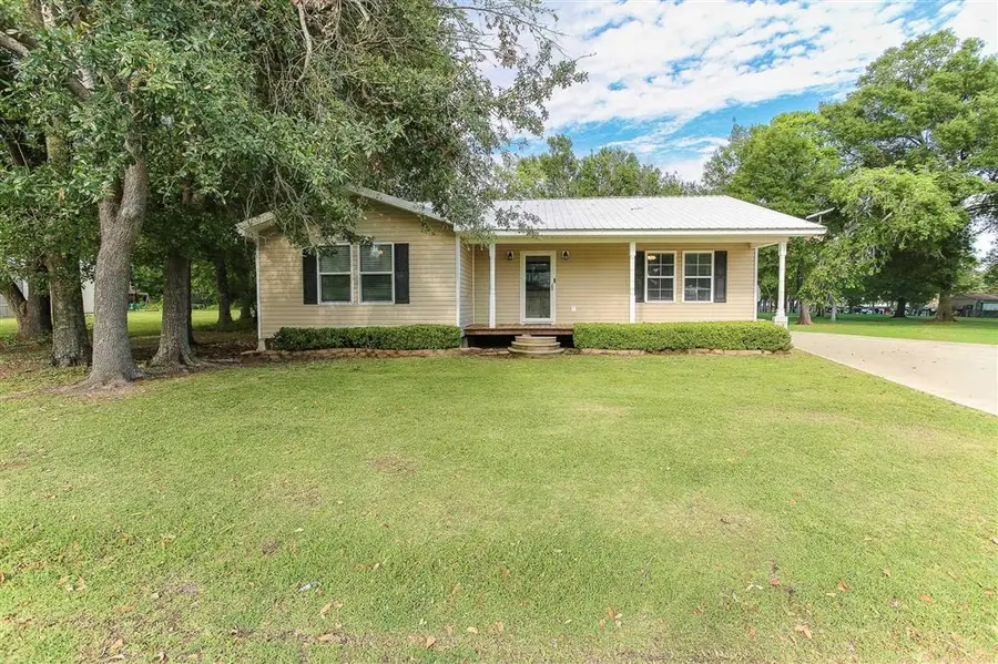 630 Calcasieu Avenue, Lake Arthur, LA 70549 - #2