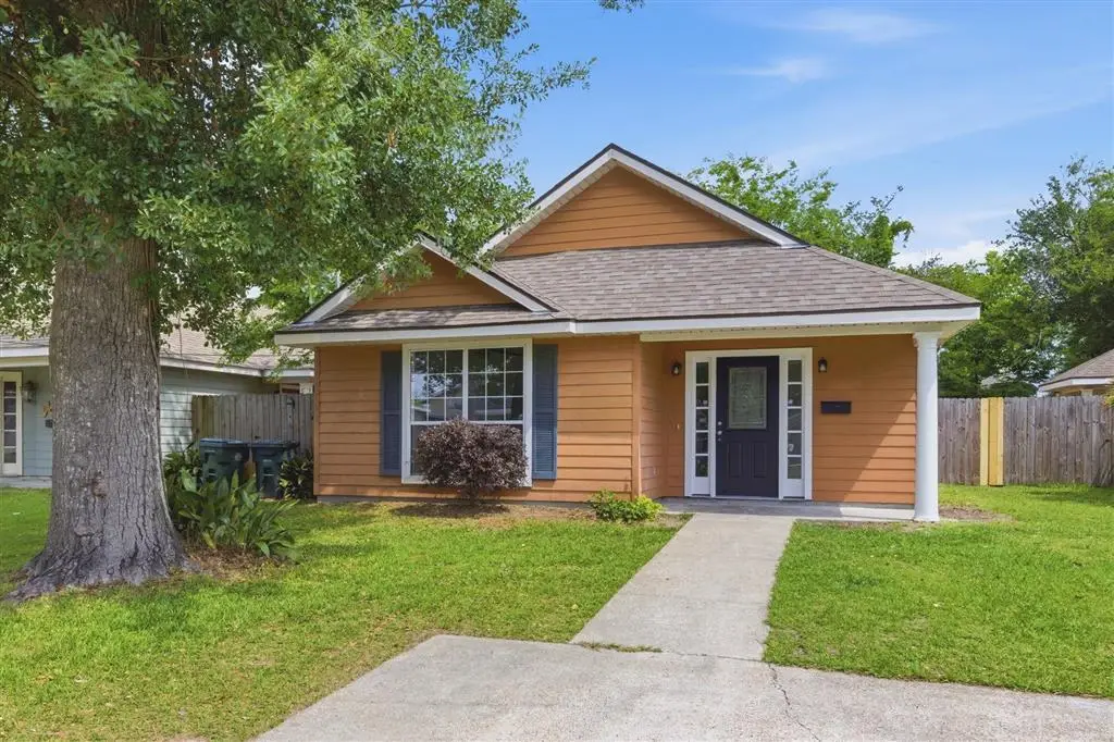 411 E Hale Street E, Lake Charles, LA 70601 - #1