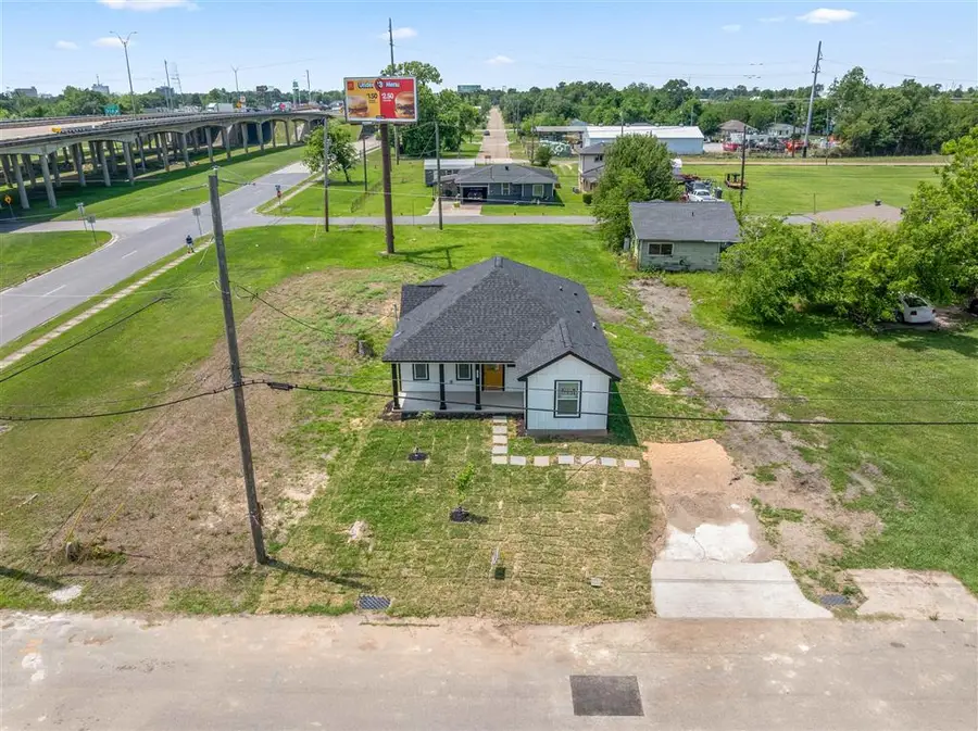 206 S Lyons Street S, Lake Charles, LA 70601 - #3
