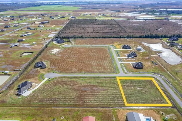5824 N Crescent Drive N, Iowa, LA 70647