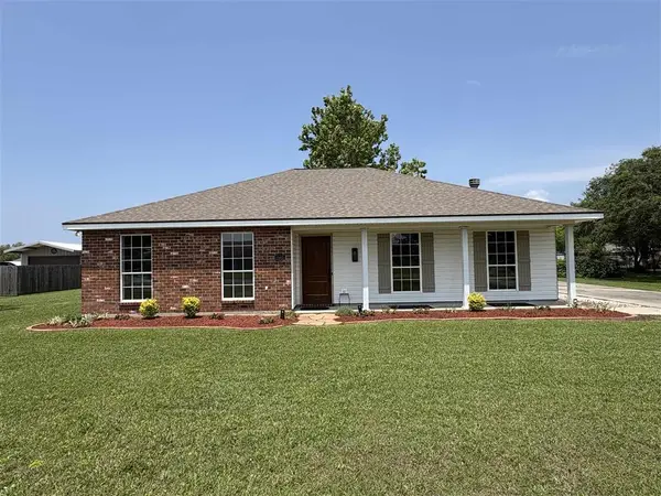 1502 Mohican Dr Drive, Lake Charles, LA 70611