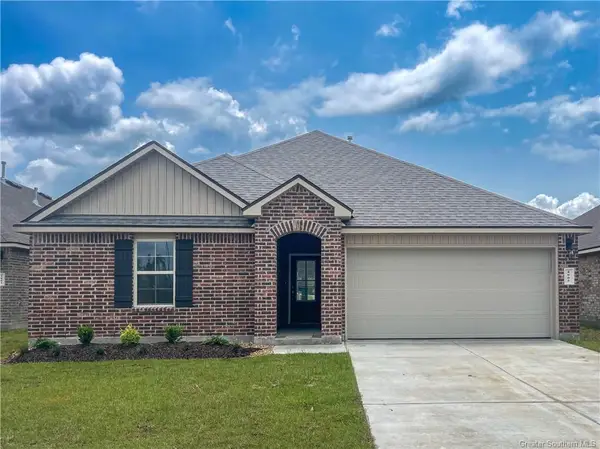 3964 W Savannah Lakes Drive W, Lake Charles, LA 70607