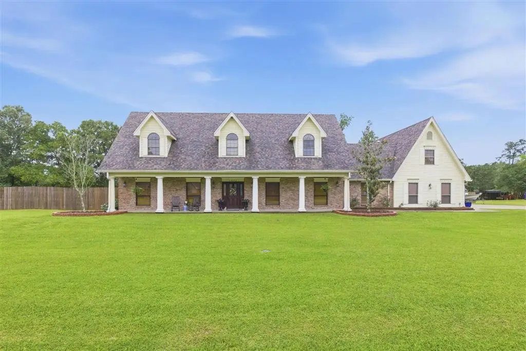 1470 Tan Tara Circle, Moss Bluff, LA 70611-0000 - #1