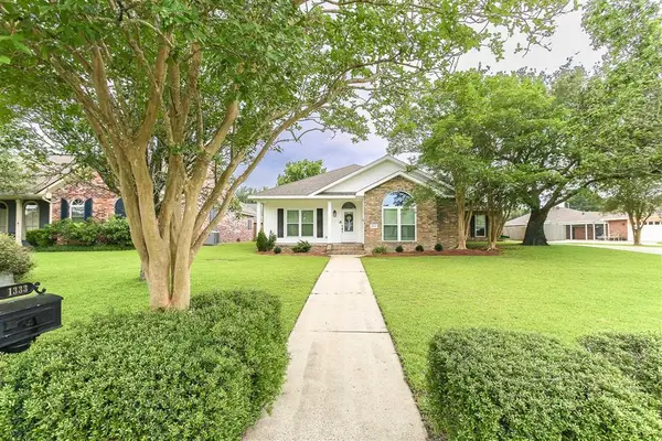 1333 Cambridge Court, Lake Charles, LA 70605