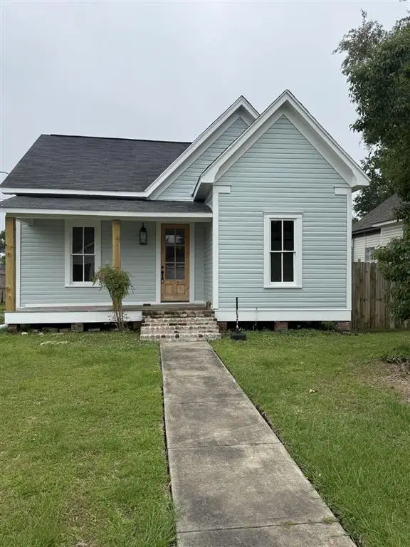 1014 Iris Street, Lake Charles, LA 70601