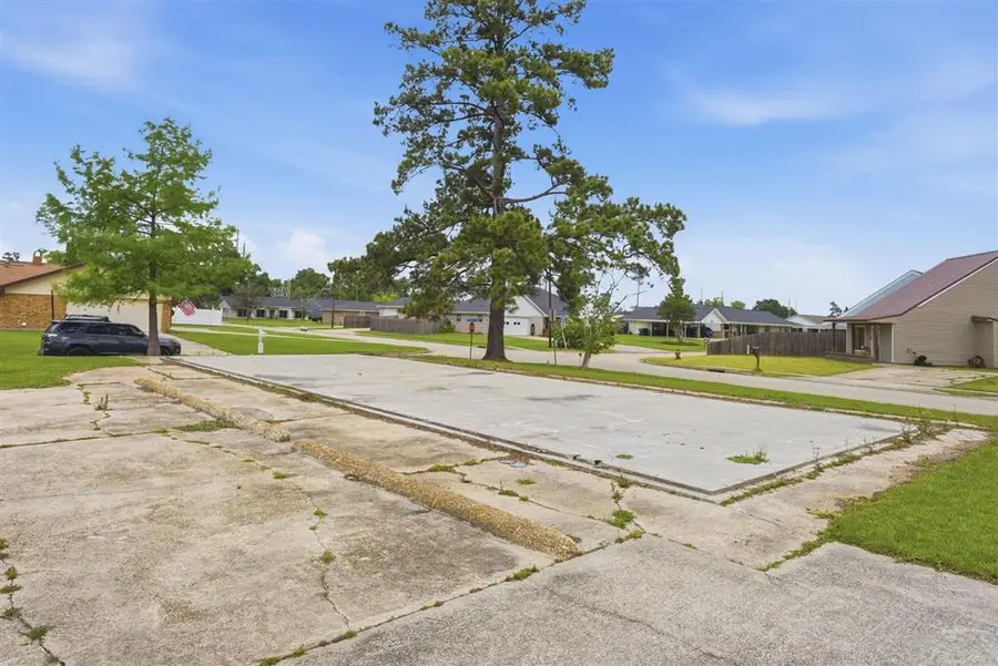 47 Center Avenue, Sulphur, LA 70663 - #3
