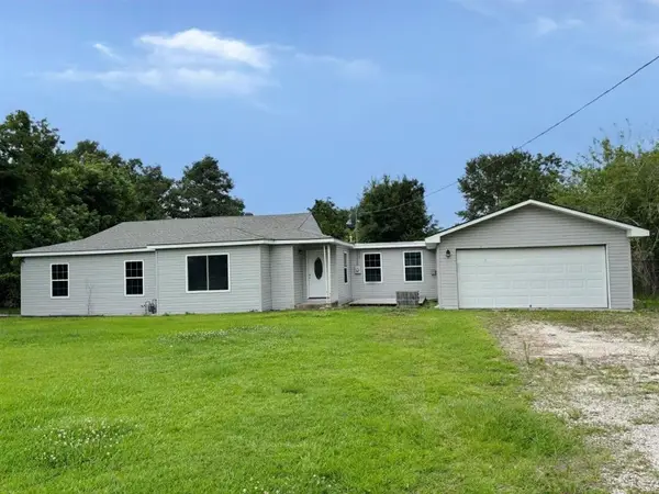 822 Bee Tree St, Westlake, LA 70669