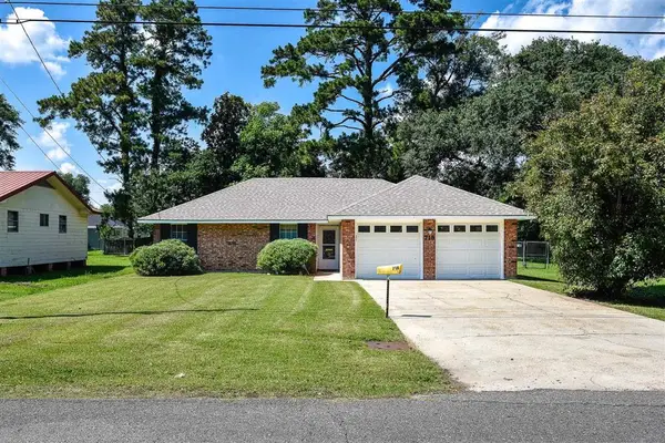 718 E Division, Jennings, LA 70546