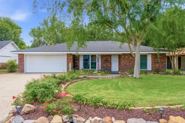 422 Crestwood Street, Lake Charles, LA 70605