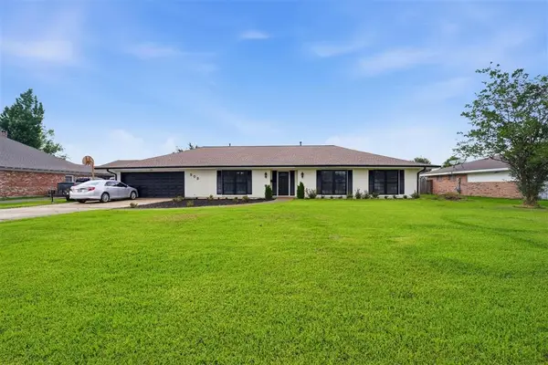 908 Henrietta Lane, Lake Charles, LA 70605
