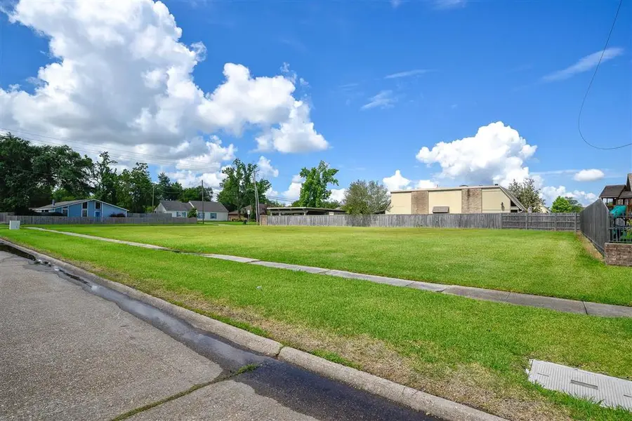 706 W School Street W, Lake Charles, LA 70605 - #3