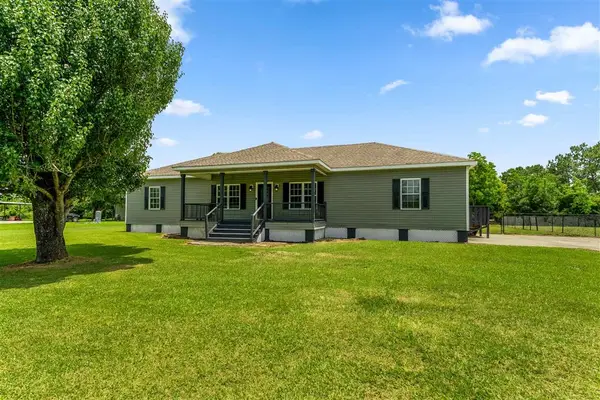 7792 Acadian Lane, Lake Charles, LA 70607