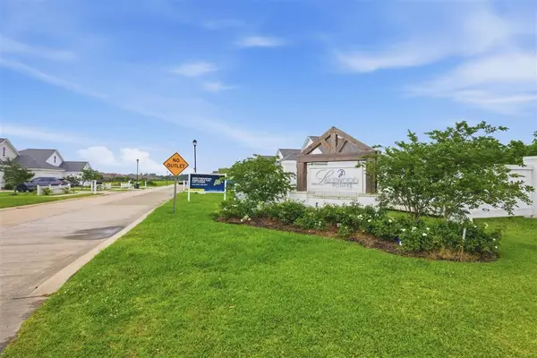 Lakewood Pointe (10) Lane, Lake Charles, LA 70605
