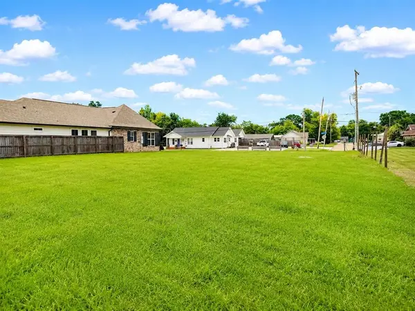 Hodges St Street, Lake Charles, LA 70601