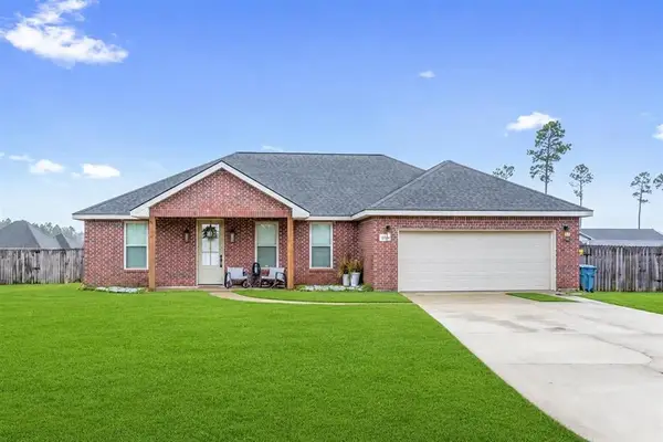 1453 Clark Ct, Lake Charles, LA 70611