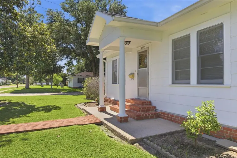 602 Third Street, Jennings, LA 70546 - #2