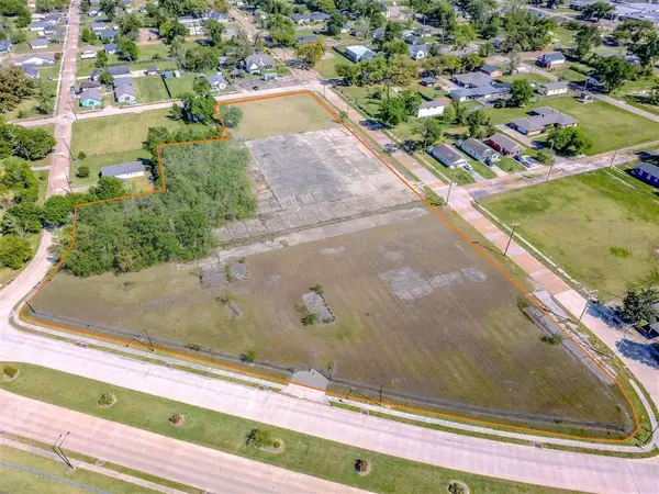 1215 Gieffers Street, Lake Charles, LA 70601