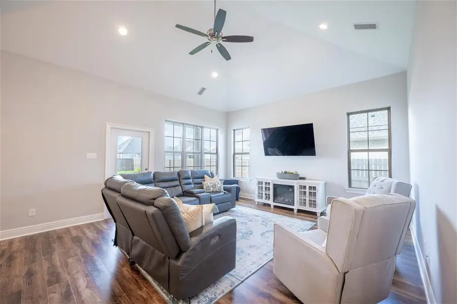 1860 Khameil Dr, Lake Charles, LA 70611 - #2