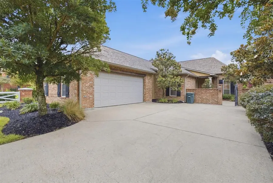 6105 W Azalea Drive W, Lake Charles, LA 70605 - #2