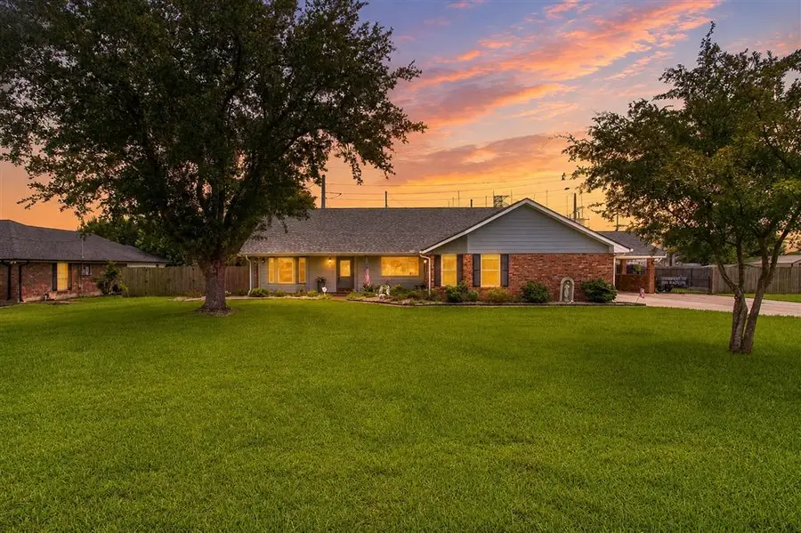 515 S Lake Court Drive S, Lake Charles, LA 70605 - #2