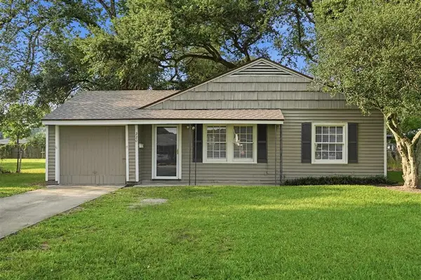 220 Heather Street, Lake Charles, LA 70605