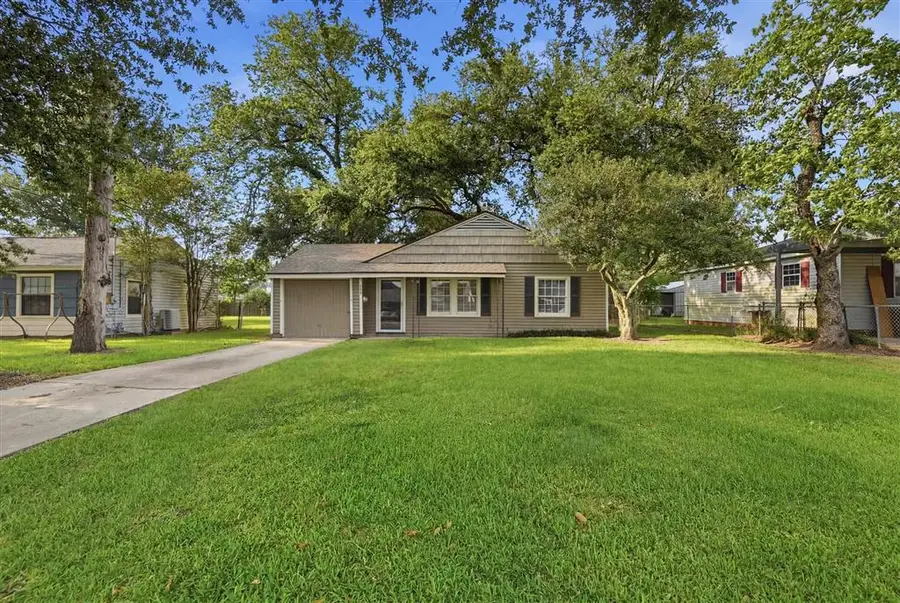220 Heather Street, Lake Charles, LA 70605 - #2