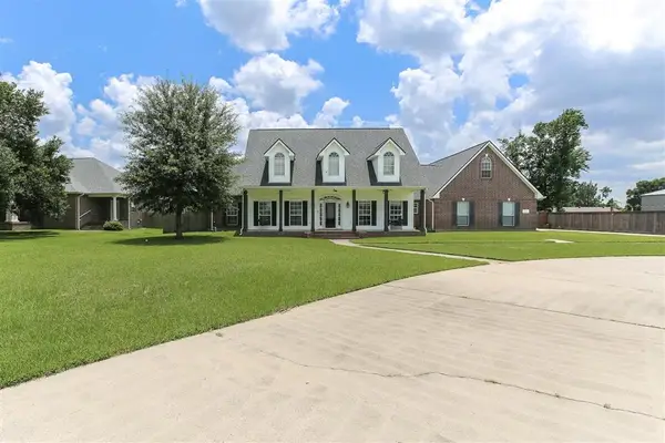 1647 Hollow Cove Lane, Lake Charles, LA 70611