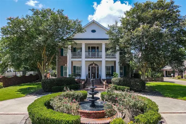 1301 Charlestown Lane, Lake Charles, LA 70605
