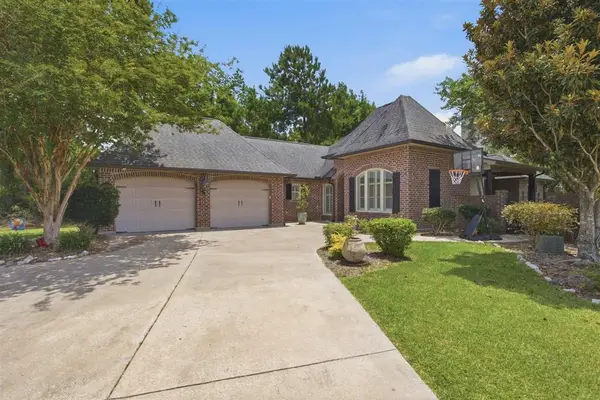 901 N Yorkshire Circle N, Lake Charles, LA 70605