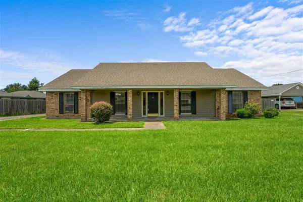 13 Poinsetta Road, Sulphur, LA 70663