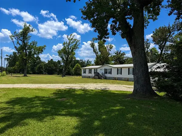 1426 Parish Barn Road, Iowa, LA 70647