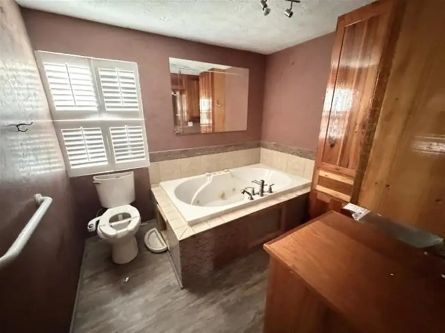 409 S Kinney Street S, Iowa, LA 70647 - #3