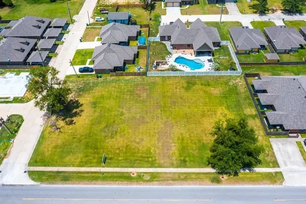 Sulphur Avenue, Westlake, LA 