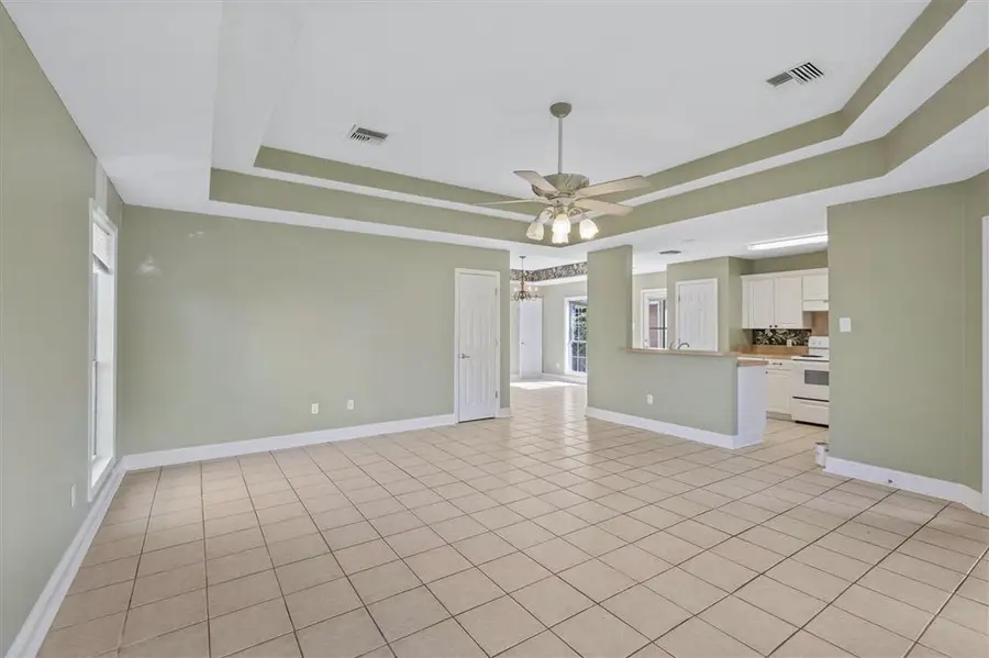 407 E Hale Street E, Lake Charles, LA 70601 - #3
