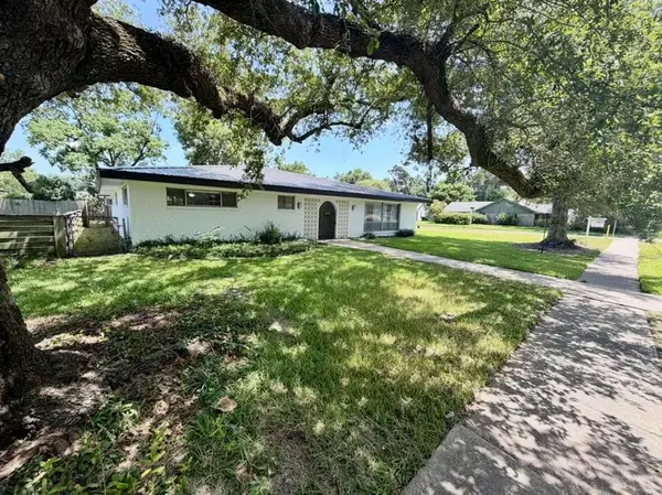 315 University Drive, Lake Charles, LA 70605