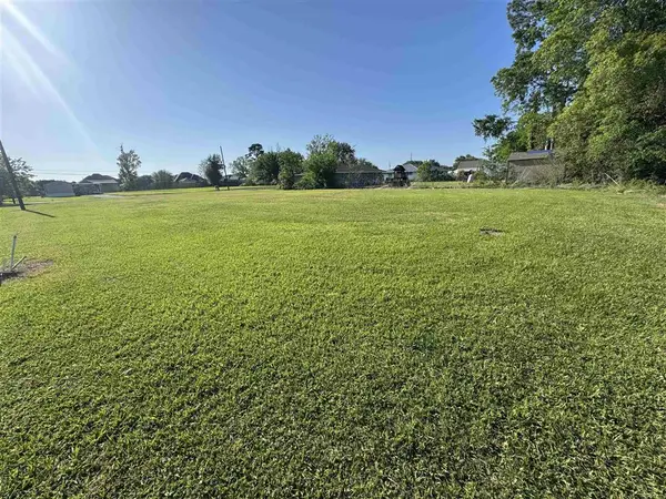 5833 Perry Ln Lane, Lake Charles, LA 70605