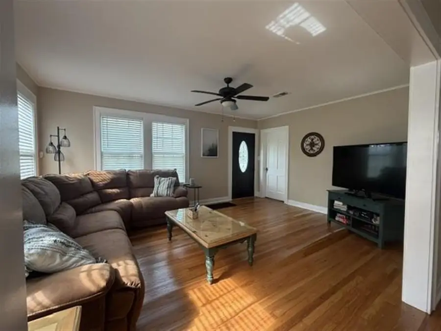 910 9th Street, Lake Charles, LA 70601 - #3