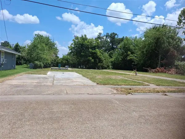 518 N Cherry Street N, Lake Charles, LA 70601