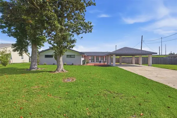 900 Contraband Lane, Lake Charles, LA 70605