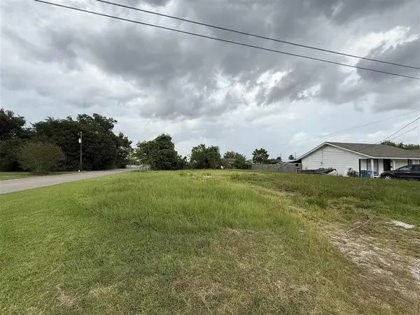 1232 Laurel Street, Westlake, LA 70669