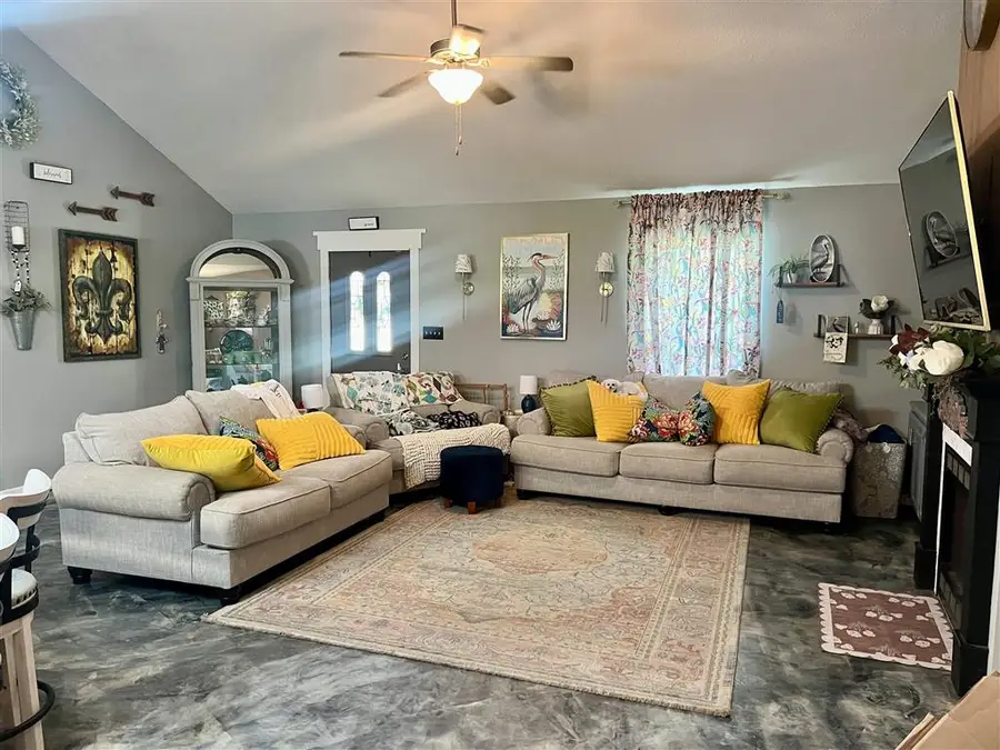 714 Gateway, Moss Bluff, LA 70611 - #3